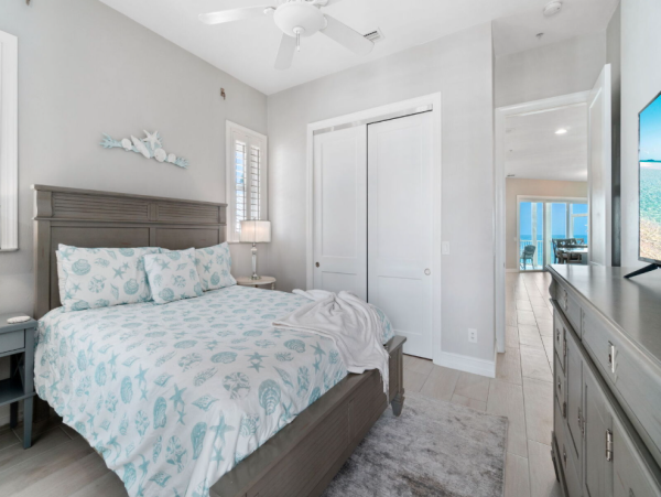 Luxurious 6-Bedroom Beachfront Residence Near Bonita Beach